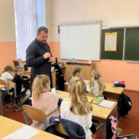 Клирик Псковской епархии встретился с учащимися начальных классов Гимназии города Дно
