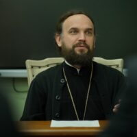 Митрополит Арсений встретился со студентами Псково-Печерской духовной семинарии
