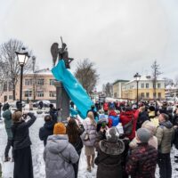 В городе Печоры состоялось открытие памятника Архистратигу Михаилу