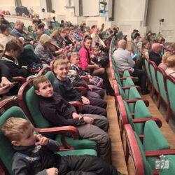 Воспитанники Воскресных школ города Пскова посетили Рождественский спектакль в областной филармонии