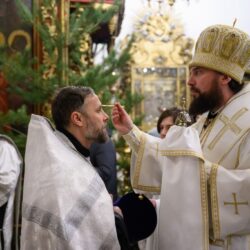 В канун Крещения Господня митрополит Арсений возглавил всенощное бдение в Свято-Троицком кафедральном соборе города Пскова