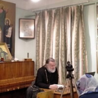 При храме святого Александра Невского священник провел лекцию на тему: «Добротолюбие. Том 1, наставления Марка Подвижника»