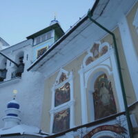 О Псково-Печерском монастыре рассказали в эфире тревел-шоу Первого канала «Поехали»