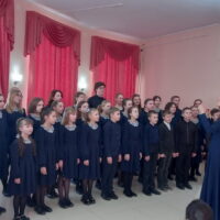 Творческие коллективы Воскресной школы Псково-Печерского монастыря выступили с концертом в Печорском центре культуры