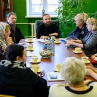 Митрополит Арсений встретился с участниками Международных Рождественских образовательных чтений от Псковской епархии
