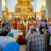 Митрополит Арсений совершил Божественную Литургию в храме равноапостольных Кирилла и Мефодия при Псково-Печерской духовной семинарии