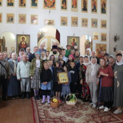 В храме Преображения Господня поселка Гривы Островского района отметили престольное торжество