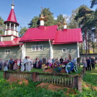 В 40-й день по кончине протоиерея Александра Тимофеева в поселке Ляды прошли заупокойные богослужения