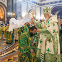 Митрополит Матфей сослужил Святейшему Патриарху Московскому и всея Руси за Божественной Литургией в Храме Христа Спасителя