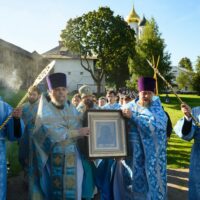 В Псковскую епархию прибыла чудотворная Казанская икона Божией Матери