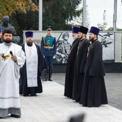 Секретарь Псковской епархии совершил чин освящения мемориального комплекса защитникам Отечества на погосте Выбуты