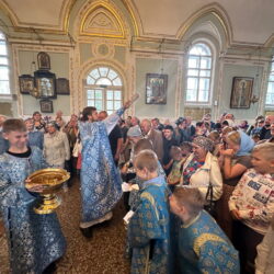 В храме святого князя Александра Невского города Пскова состоялся молебен на начало учебного года