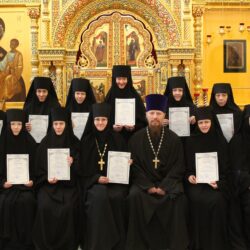 Насельницы Спасо-Елеазаровского женского монастыря получили свидетельства об окончании богословских курсов для монашествующих