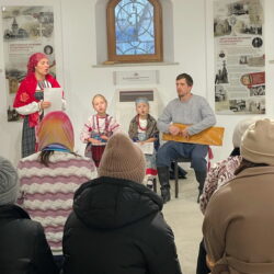 В музейном пространстве строящегося храма святых Царственных страстотерпцев города Дно состоялся концерт, посвященный Дню народного единства