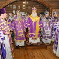 Митрополит Матфей принял участие в торжествах по случаю принесения Псково-Печерской иконы Божией Матери «Умиление» в Горноалтайскую епархию