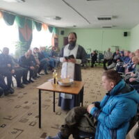 Благочинный Островского округа совершил Соборование постояльцев Гривского дома-интерната