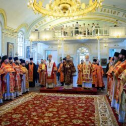 В день открытия Александро-Невских чтений митрополит Матфей совершил Божественную Литургию в воинском храме святого Александра Невского