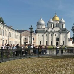 По благословению митрополита Матфея состоялась поездка семей псковичей — участников СВО в Великий Новгород