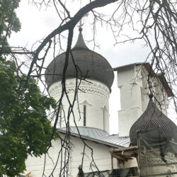 В храме святителя Николая (со Усохи) завершено устройство кровли над четвериком