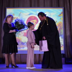 В городе Дно прошел концерт, посвященный Дню семьи, любви и верности