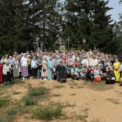В Псковской епархии прошёл традиционный крестный ход «Дорогой Спасителя»