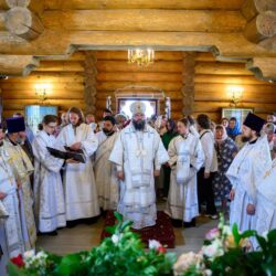 Митрополит Матфей совершил чин малого освящения храма Новомучеников и исповедников Церкви Русской в городе Пскове