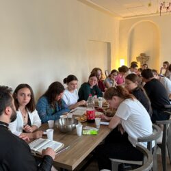 В молодежном центре «Трилучье» прошла очередная беседа, посвященная изучению святого Евангелия