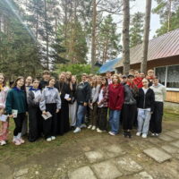 Руководитель Отдела религиозного образования и катехизации провел встречу с участниками «Смены лидеров» в детском лагере «Стремительный»