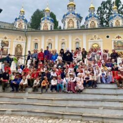 В Псково-Печерском монастыре приняли гостей из детского православного лагеря «Русская земля»
