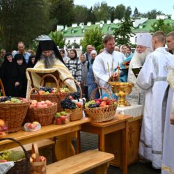 В праздник Преображения Господня в Спасо-Елеазаровском монастыре прославили Всемилостивого Спаса