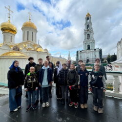 Воспитанники школы алтарников кафедрального собора совершили паломническую поездку в Троице-Сергееву лавру