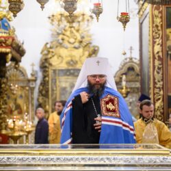 Митрополит Матфей совершил Литургию в Свято-Троицком кафедральном соборе