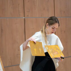 В библиотеке им. И.И. Василёва открылась выставка работ иконописной школы «Киноварь» при храме святителя Василия Великого