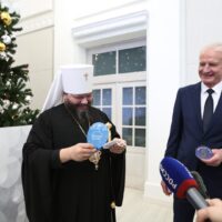 Митрополит Матфей принял участие в акции «Елка желаний»