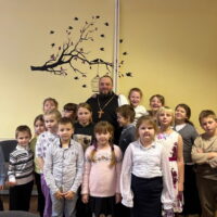 Клирик Александро-Невского храма встретился с учащимися Остенской школы