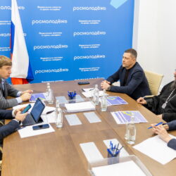 Состоялась встреча митрополита Матфея, Михаила Ведерникова и руководителя Росмолодежи Григория Гурова