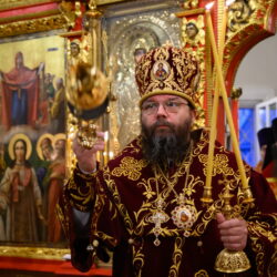 Митрополит Матфей возглавил престольное торжество в храме великомученицы Варвары города Печоры