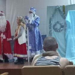 Воспитанники Воскресной школы Никольского собора Старого Изборска поздравили с Рождественскими праздниками пациентов Псковской больницы