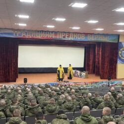 Клирики воинского храма поздравили военнослужащих Псковского гарнизона с Новолетием