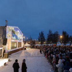 Хористы храма святого Александра Невского и гимназисты исполнили песнопения в спектакле «Чудо Рождества»