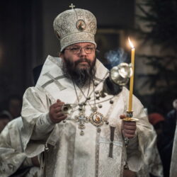 Митрополит Матфей совершил всенощное бдение в Псково-Печерском монастыре