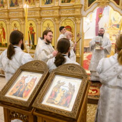 В Навечерие Богоявления митрополит Матфей совершил Литургию и Великое освящение воды в храме Богоявления Господня (с Запсковья)