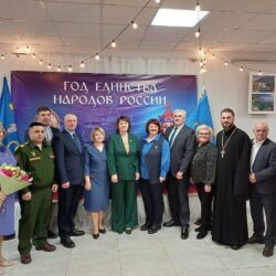 Благочинный Псковского района принял участие в торжественном мероприятии, посвященном старту Года единства народов России в Псковском муниципальном округе
