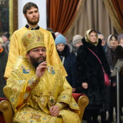 В Неделю сыропустную митрополит Матфей совершил Литургию в Свято-Троицком кафедральном соборе