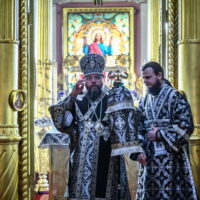 Митрополит Матфей совершил Литургию Преждеосвященных Даров в Псково-Печерском монастыре