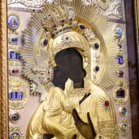 Более 12 000 человек поклонились чудотворному образу Пресвятой Богородицы «Феодоровская» в Псковской епархии