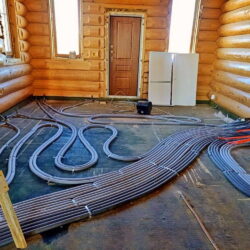 Монтаж системы отопления начался в строящемся храме святых Жен-Мироносиц в деревне Тямша