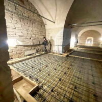 В Троицком соборе Псковского кремля продолжается реставрация нижнего придела