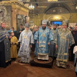 Митрополит Матфей возглавил праздничное богослужение в Воскресенском соборе города Тутаева