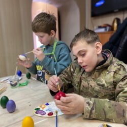 В Воскресной школе храма Архангелов Михаила и Гавриила (с Городца) началась подготовка к празднику Пасхи Господней